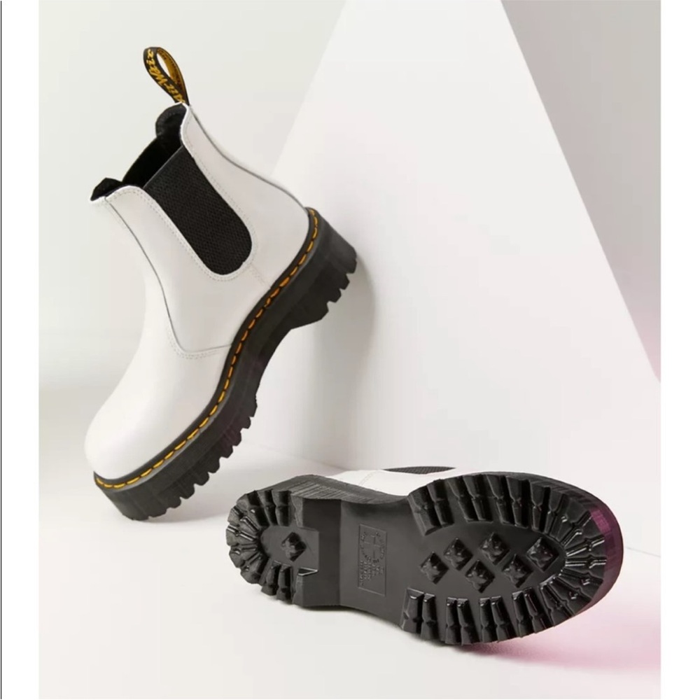 Doc Dr. Martens 2976 Quad Platform Women's White Chelsea Boot Size 37 US 6 - Picture 3 of 16